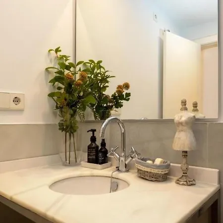 Trinidad Deluxe 5 *